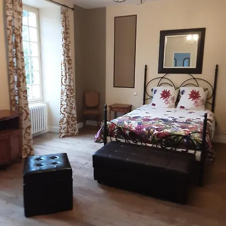 Chateau De La Touche Bed & Breakfast Savigny-Levescault